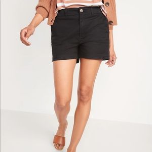 Ladies shorts, black, size 8